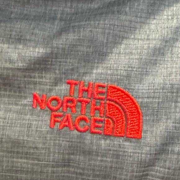 The North Face Boys Reversible Down Hooded Coat Black with Red Trim size 6 - Picture 12 of 15